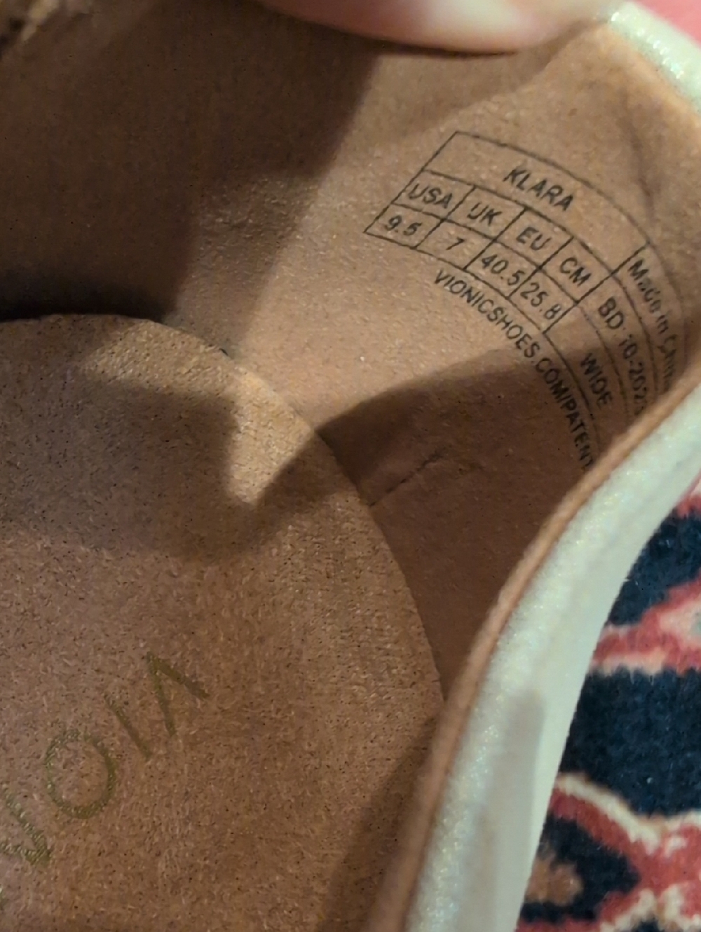 Vionic Klara Flat In Gold Leather Size 9.5 Wide - Picture 3 of 4